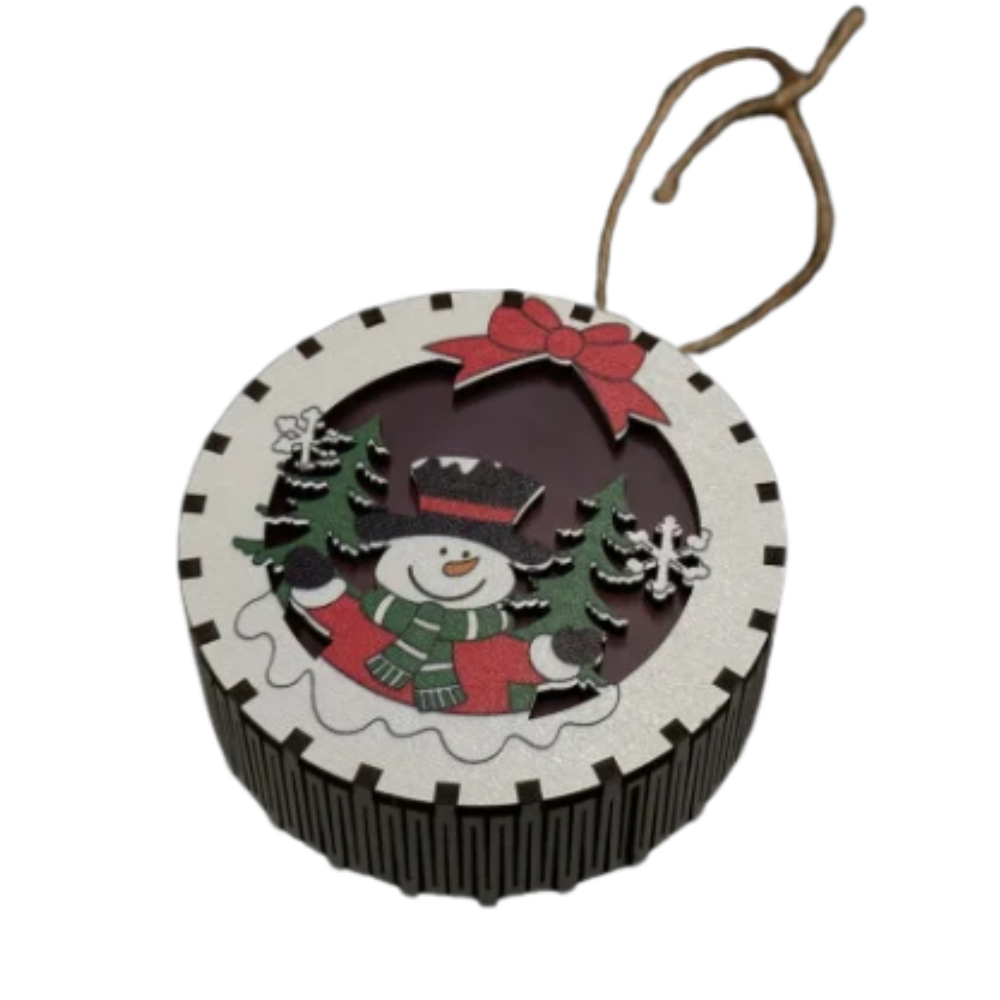 Деревянные новогодние игрушки с подсветкой Снеговик 85х32мм для вашего логотипа